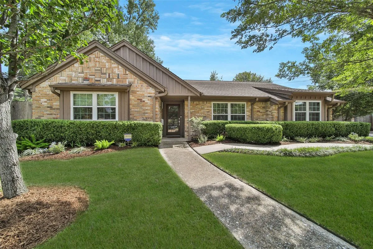 4902 Candleglow Drive, Houston